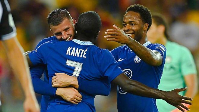 1-1！1-3！利物浦不胜+切尔西爆冷，阿森纳5分领跑，英超2强争冠