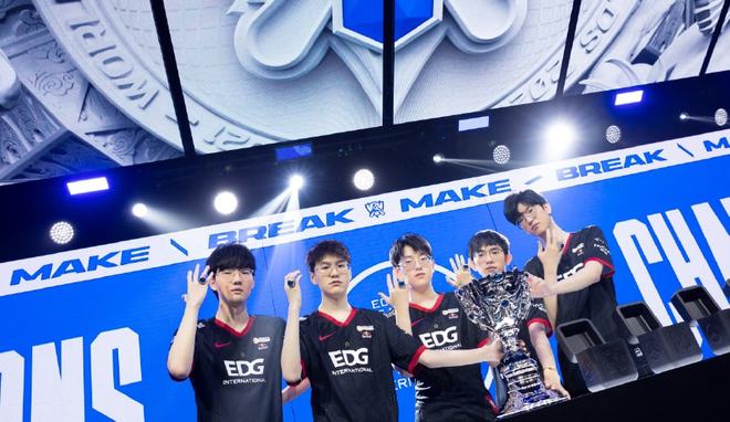 值得我们深 值得我们深