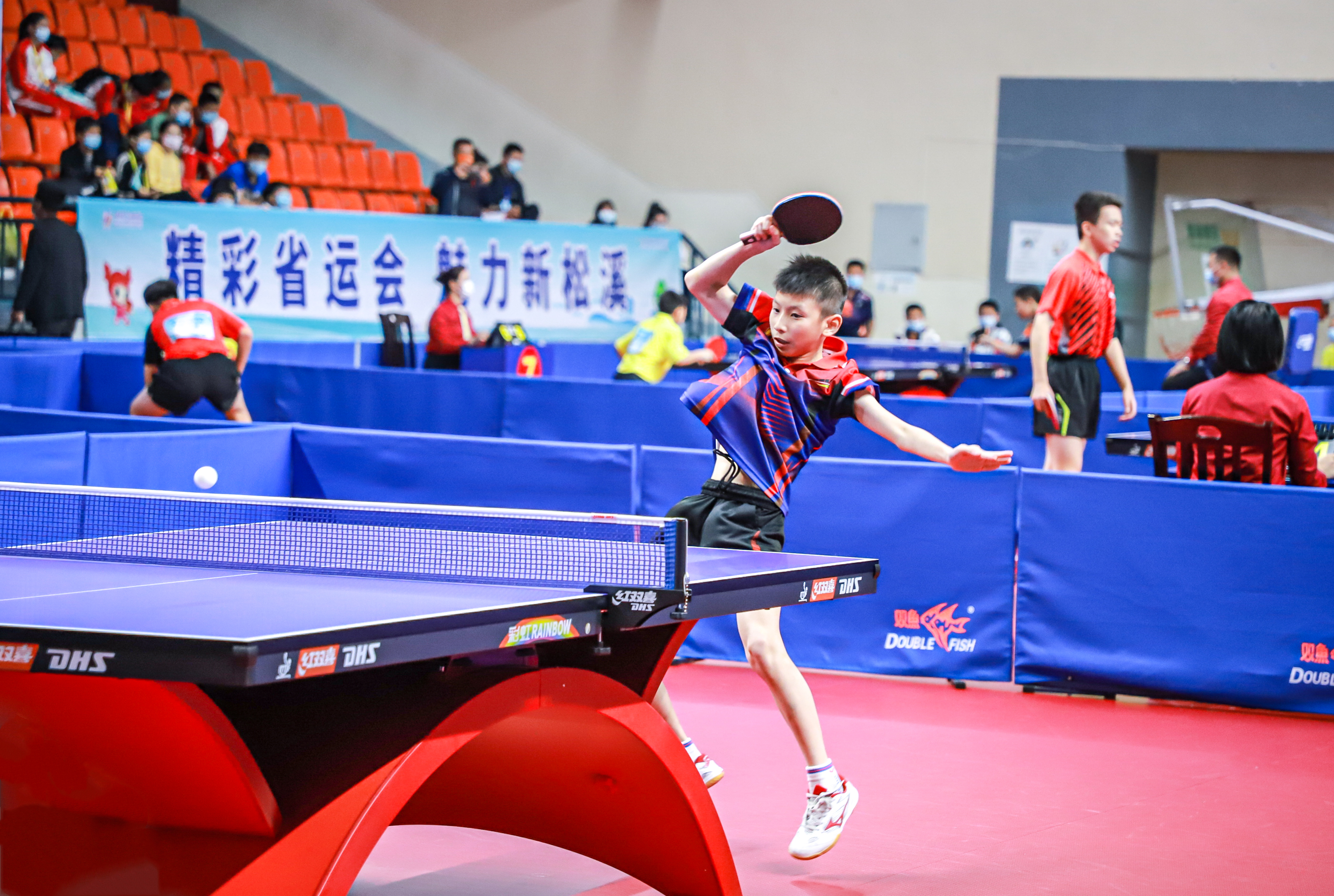 起来略显疲 起来略显疲